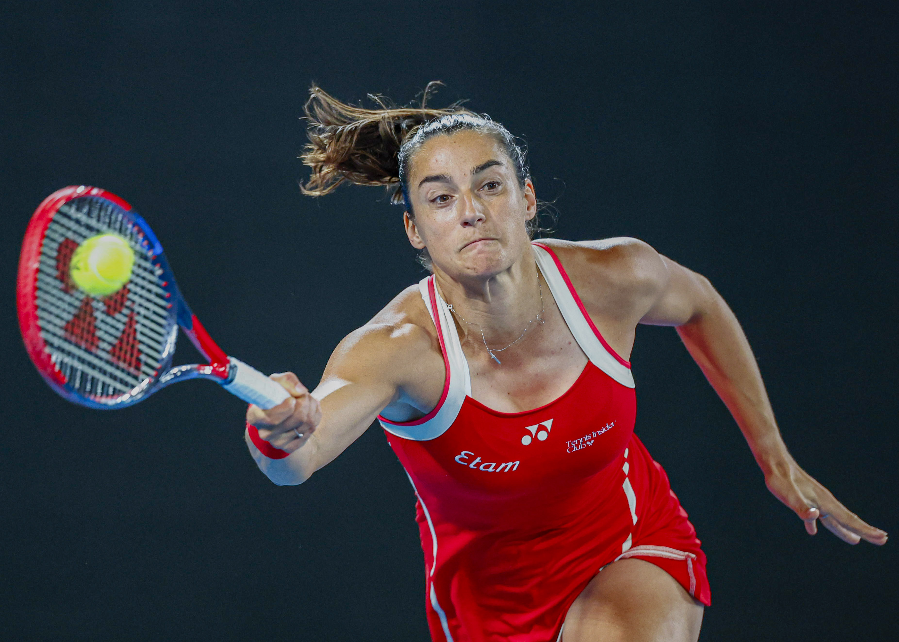 爱游戏-大坂直美在西班牙队比赛中持续失利，出色发挥引发热议！全场沸腾不已-爱游戏