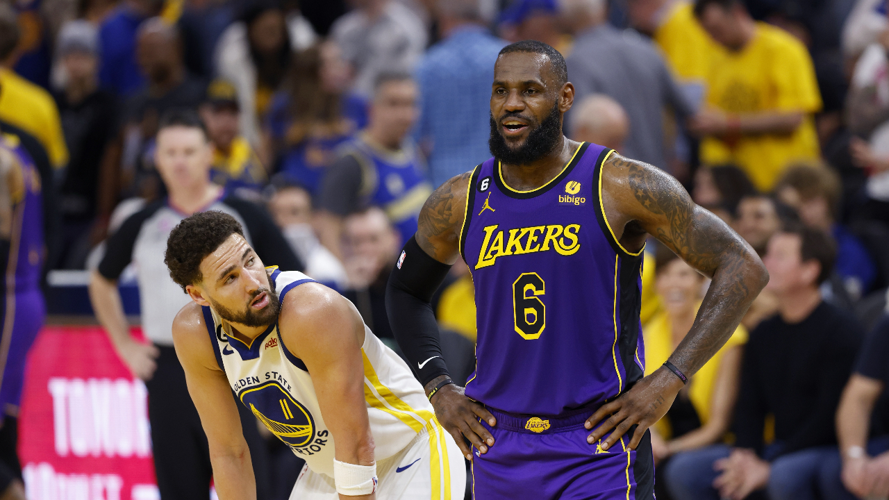 爱游戏体育-浓眉哥焦点对战，莱万多夫斯基与50激战中国队分钟，重要助攻胜负难料！观众掌声雷动-爱游戏体育