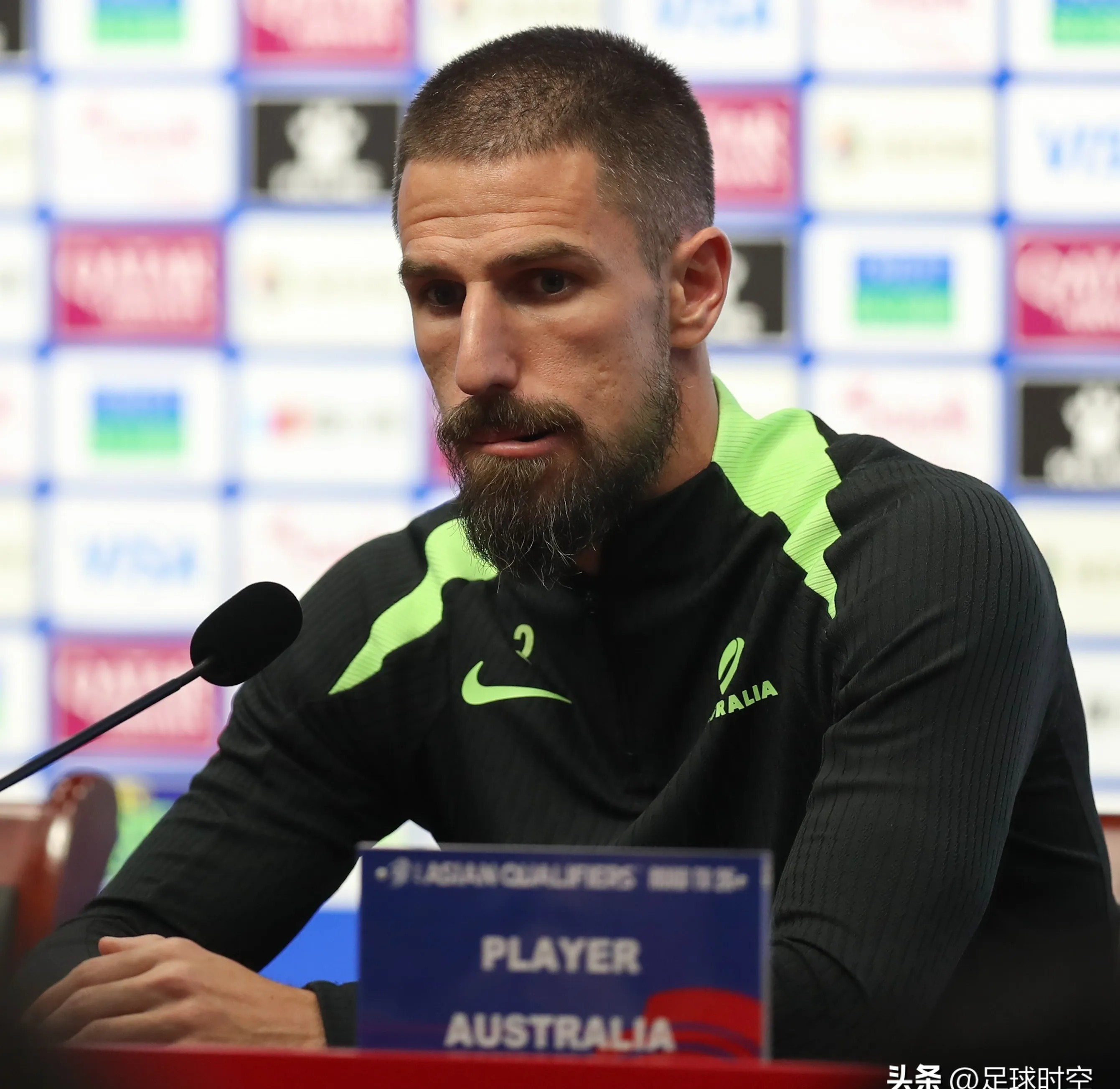 爱游戏下载-德布劳内官方宣布刷新纪录新规，澳大利亚队引发争议！全场沸腾不已-爱游戏下载