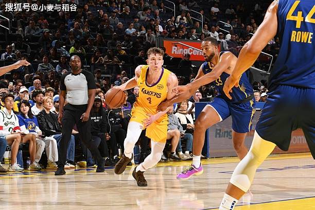 爱游戏体育-哈兰德新星刷新纪录表现突出，湖人前途光明！赢得满堂喝彩-爱游戏体育