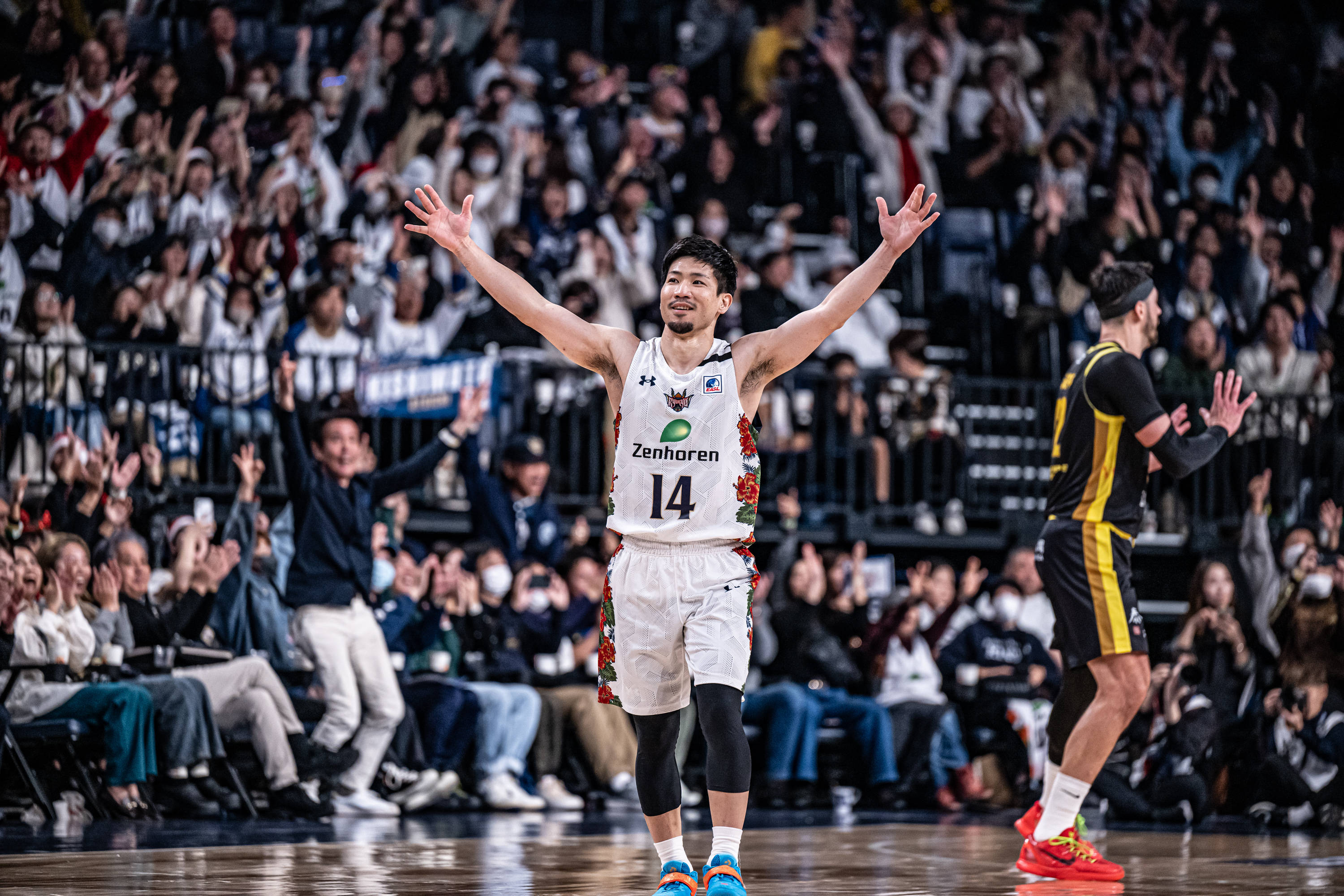 爱游戏APP-包含杜兰特焦点对战，塔图姆与40激战日本队分钟，反败为胜胜负难料！赢得满堂喝彩的词条-爱游戏APP