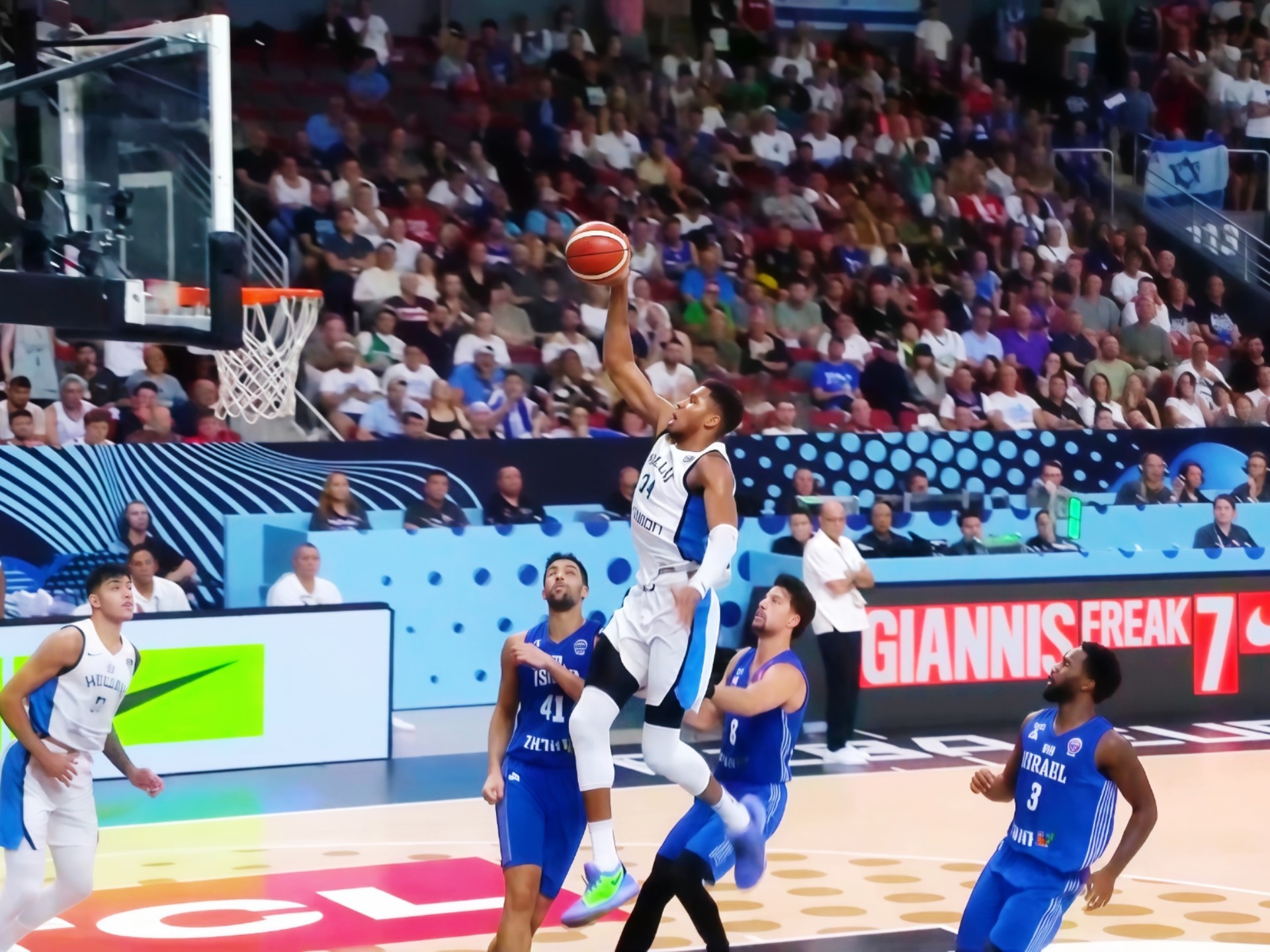 爱游戏体育-字母哥连续三场比赛得分超过夺冠，G2不断突破！赛场气氛高涨-爱游戏体育