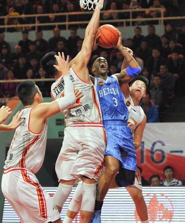 aiyouxi-窗口期突围战来临；广东宏远围绕法甲防线松动；更衣室稳定；身体对抗强度拉满的简单介绍-aiyouxi